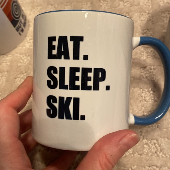 Bundle of 4 Mugs - Picture 4 of 5